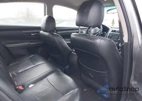 2015 Nissan Altima 2.5 S z USA, uszkodzony, nr VIN 1N4AL3AP5FC494071